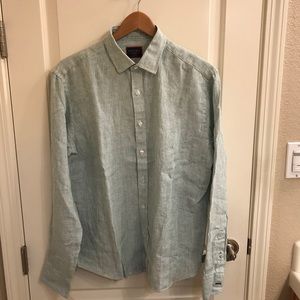 UNTUCKit wrinkle resistant linen.